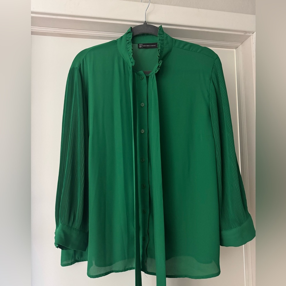 New York & Company Emerald Green Tie-Neck Pleated Sleeve Blouse